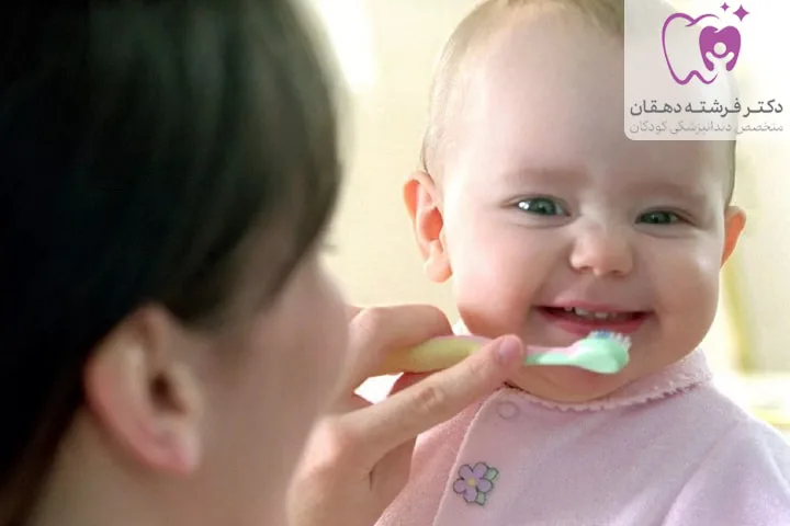 علت سیاه شدن دندان کودک | مراقبت از دندان نوزادان